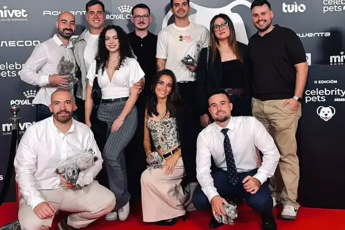 Foto de grupo de los creadores asistentes a la II edición de los Celebrity Pets Awards